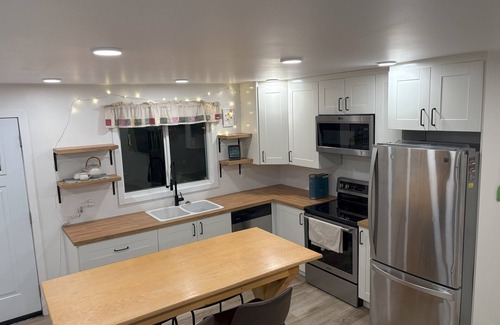 La Crete House | La Crete Guest House