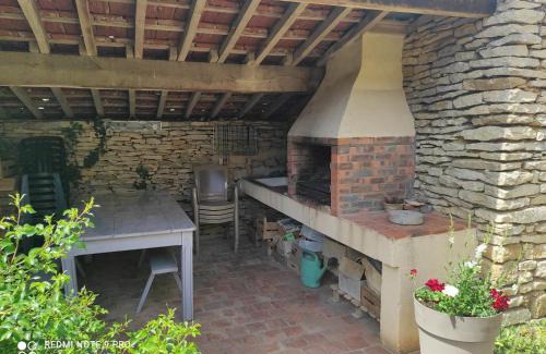 Asquins House | La croix d'asquins