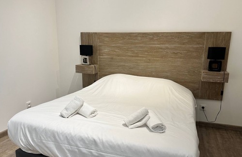 Jumieges Apartment | La Croix d'Or - One Bedroom Apartment, Sleeps 4