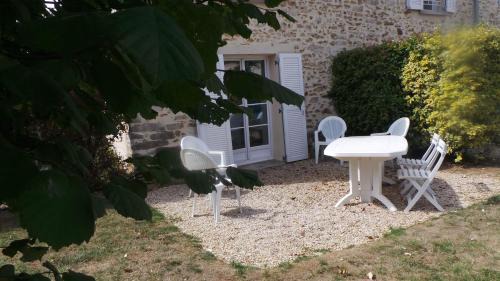 Chatres House | La Croix de la Jarrie