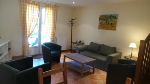 Chatres House | La Croix de la Jarrie