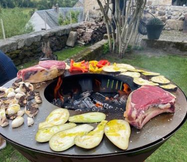 Saint-Urcize Villa | LA CURE grande maison de charme de 2 a 14 personnes