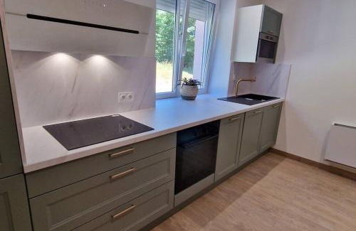 Cravanche Apartment | La Dame - Parking Privé GRATUIT Proche GE Alstom & Centre-Ville