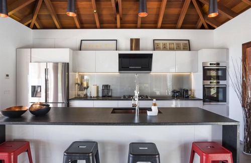 Devet Villa | La Danse du Soleil in Deve by Personal Villas - Lovely Charming Paradise