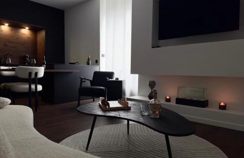 Ploermel Apartment | La DARKROOM