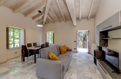 Barbarano Apartment | La Darsena by Garda FeWo directly on the lake