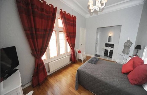 Republique Bed & Breakfast | la demeure de Laclais