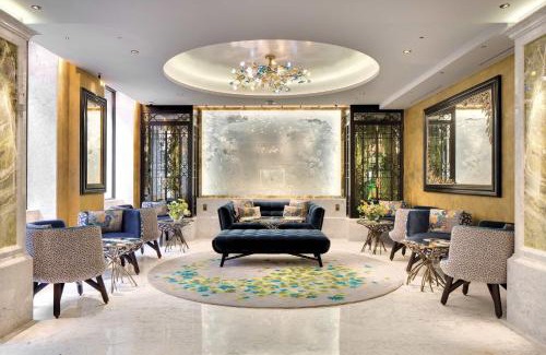 Champs-Elysees Hotel | La Demeure Montaigne