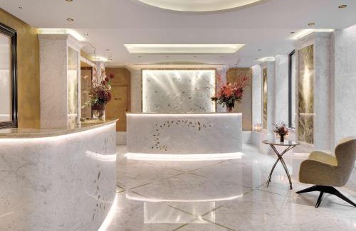 Champs-Elysees Hotel | La Demeure Montaigne