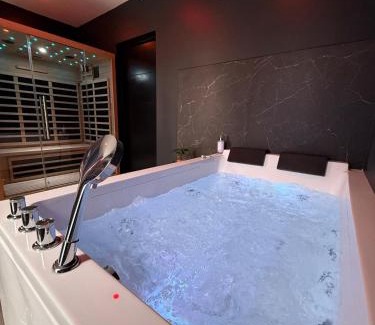 Limoux House | La Divine Limoux House Sauna Balneotherapy