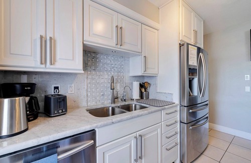 St. Petersburg - Clearwater House | La Dolce Vita Private Waterfront 3 Bedroom Pool Home