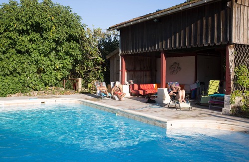 Pondaurat Apartment | La Dorépontaise – Guest rooms in the heart of nature with swimming pool