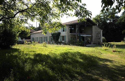 Pondaurat Apartment | La Dorépontaise – Guest rooms in the heart of nature with swimming pool