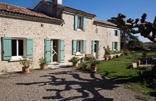 Pondaurat Apartment | La Dorépontaise – Guest rooms in the heart of nature with swimming pool