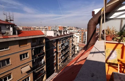 Quartiere XI Portuense Apartment | La Farfalla by Manu site in Marconi area, ideal for couples and business trips.