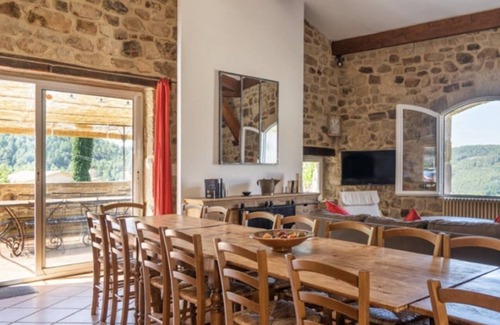 Ailhon House | La Feneire est un Gîte Situé Situé au Coeur de L'ardèche