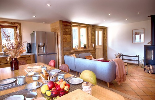 Cordon House | La Ferme des Fingères - Apartment with all comfort facing Mont-Blanc This old f