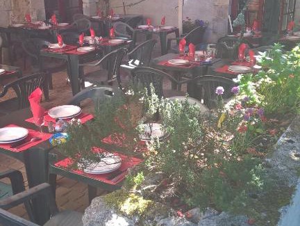 La Tour-Blanche-Cercles Bed & Breakfast | la fin de la faim