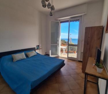 Albissola Marina House | La finestra sul Mare