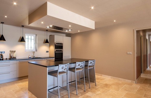 Viens House | La Fontaine Basse – village rental house for 8 in Viens