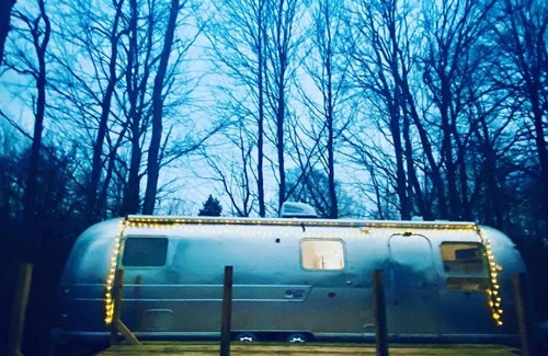 Lac-Brome House | La Fostair, Airstream in the countryside