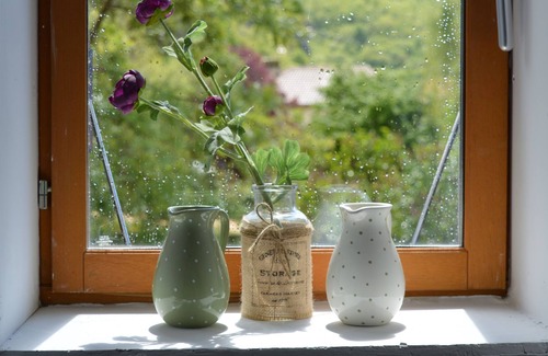 Les Eyzies Cottage | La Petite Maison at Les Girouteaux 3 lovely 4 star Cottages with pool