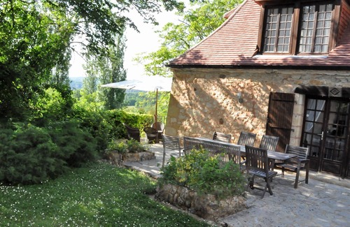 Les Eyzies Villa | La Source de Piot, luxury villa without a view and in an oasis of peace.
