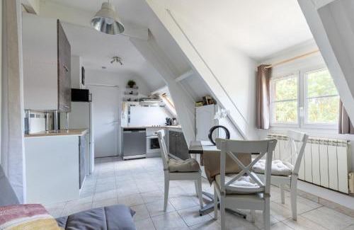 Bennecourt Apartment | La Galiote