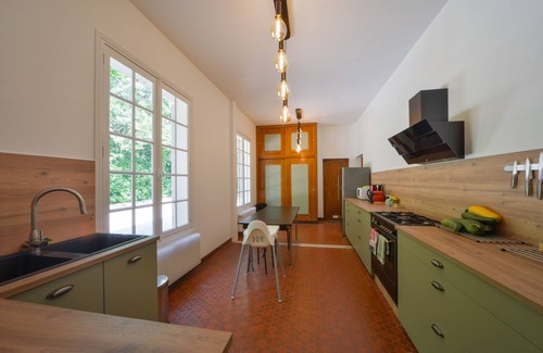 Mery-es-Bois House | La Genêtière - Grande maison avec étang en Sologne