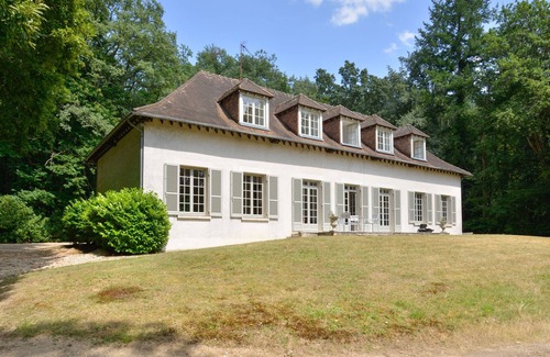 Mery-es-Bois House | La Genêtière - Grande maison avec étang en Sologne
