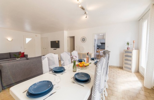 Giens Villa | La Grande Auguière, spacious family villa