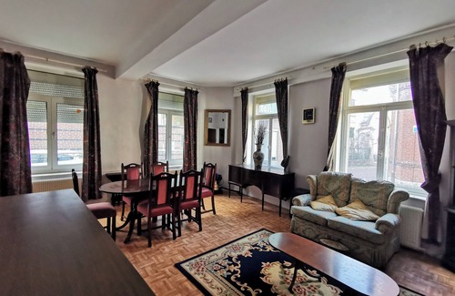 Hesdin House | La grande Hesdinoise - sleeps 6 near the square and its shops