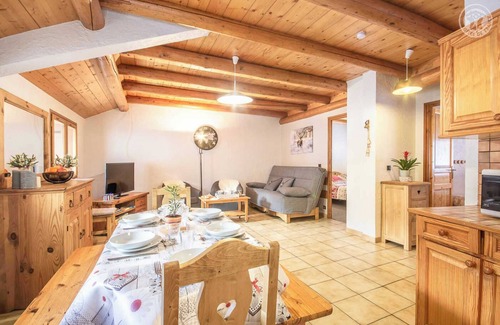 Villarabout House | LA GRANGE - BLUE THISTLE