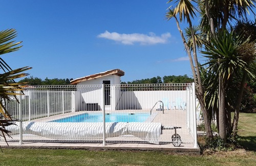 Orx House | La grange CABIROL- Large renovated house 10 minutes from the ocean with swimming pool
