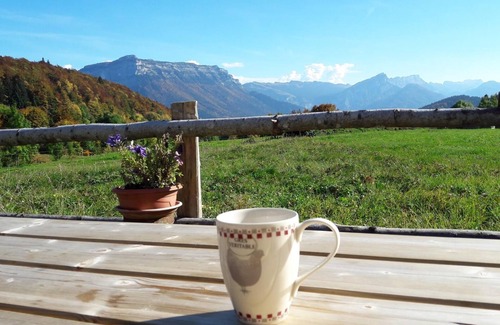 Entremont-le-Vieux House | LA GRANGE DES PLAINES