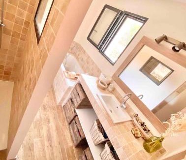 Le Beausset Bed & Breakfast | La grange des amoureux piscine jacuzzi et massages