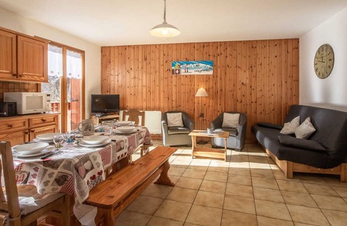 Villarabout House | LA GRANGE - GENTIAN