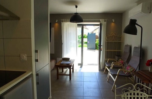 Saint-Pierre-Toirac House | La Grange ou La Remise, 4-person gîte in a restored Quercy barn