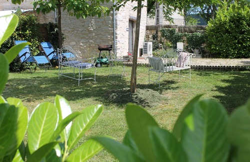 Saint-Pierre-Toirac House | La Grange ou La Remise, 4-person gîte in a restored Quercy barn
