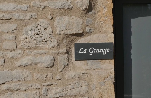 Saint-Pierre-Toirac House | La Grange ou La Remise, 4-person gîte in a restored Quercy barn