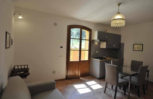 San Giuliano Terme Apartment | La Grotta Farmhouse