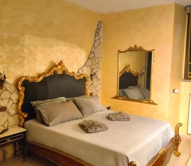 Fabrica di Roma House | La grotta romantica