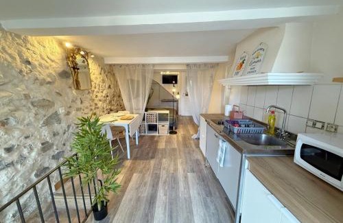 Sisteron Apartment | La Grotte Provençale à Sisteron