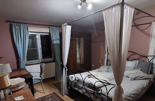 Crisnee House | "la Halte Des Anges" 3 Bedrooms 6 People
