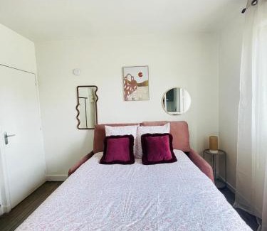 Miroir - Batignolles Apartment | La Halte Urbaine - 2 guests - Wifi