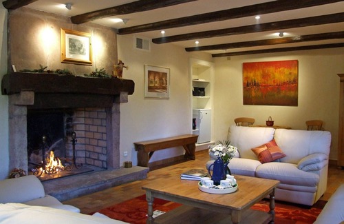 Freland House | La Haute Grange "Le Châtaignier" spacious gîte for 4, garden and beautiful views.