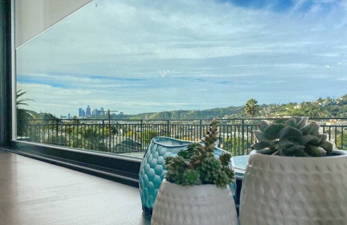 Montecito Heights House | LA Hillside House dramatic views, super clean. 2bed/2bath