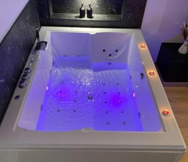 Folles Villa | La Home Love location de séduction