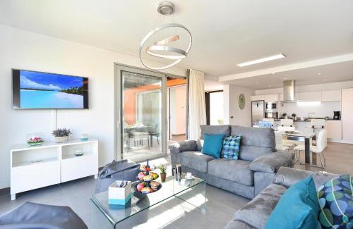 Salobre Villa | La Isla 6 by VillaGranCanaria