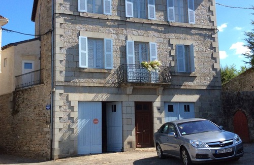 Eymoutiers Apartment | La Jolie Maison - Attic Apartment - min 7 days